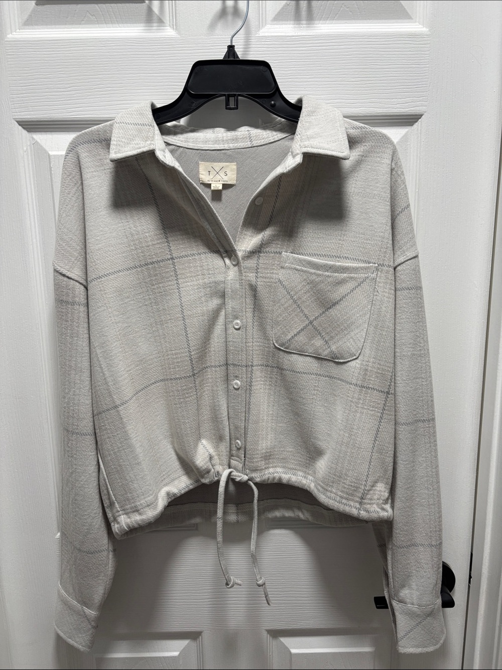 Women's Light Gray Button-Front Drawstring shirt-one small flaw as seen in pic